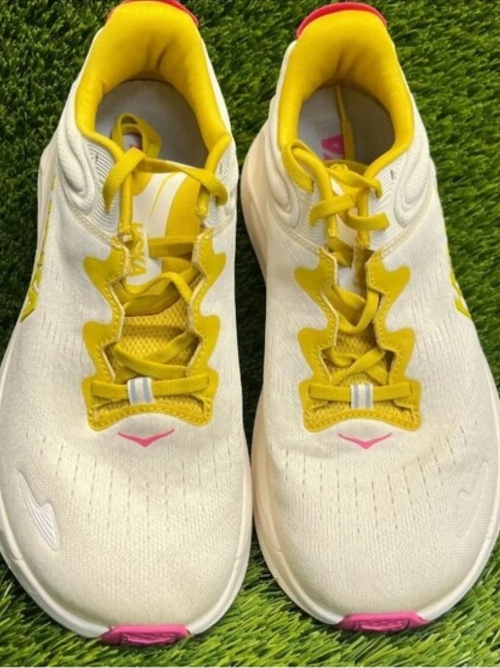 HOKA Gaviota 6 Women's White & Yellow Athletic Shoes 9.5D.  Sugg Retail $180.